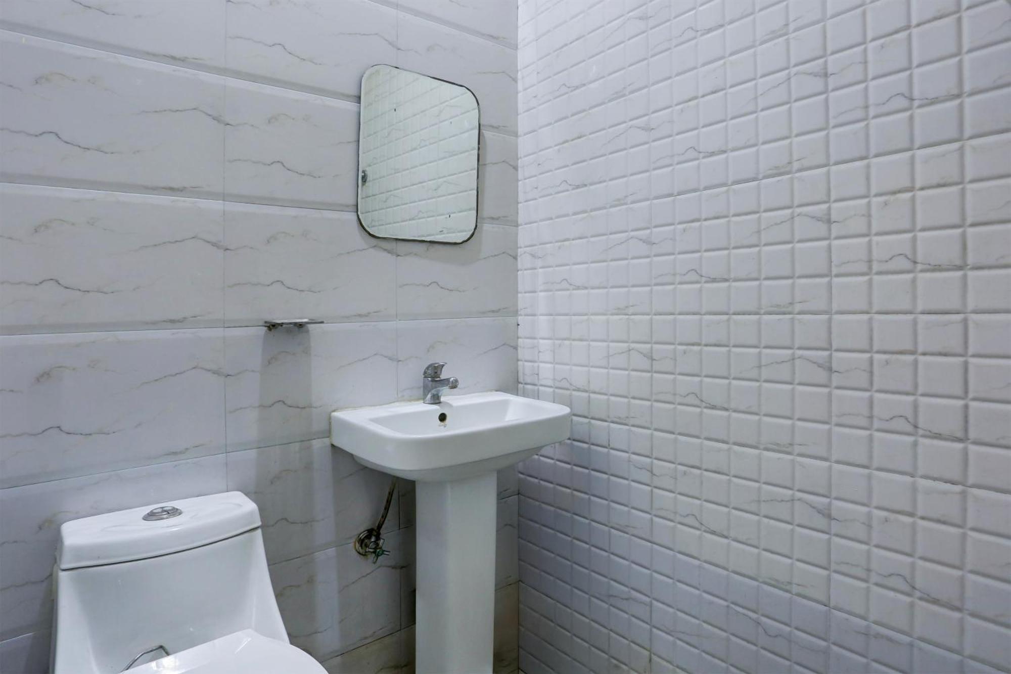 Hotel Super Collection O Railway Station Road Near Clock Tower Ludhiana Zewnętrze zdjęcie