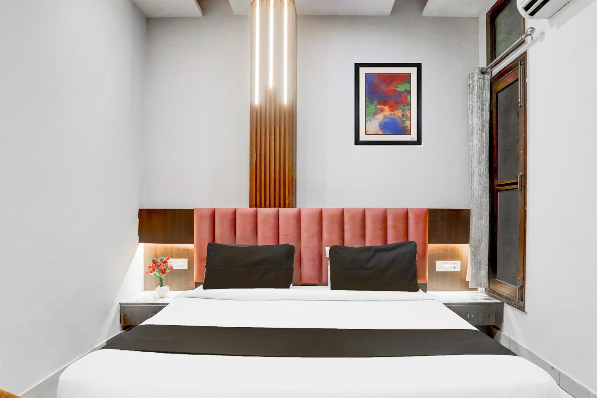 Hotel Super Collection O Railway Station Road Near Clock Tower Ludhiana Zewnętrze zdjęcie