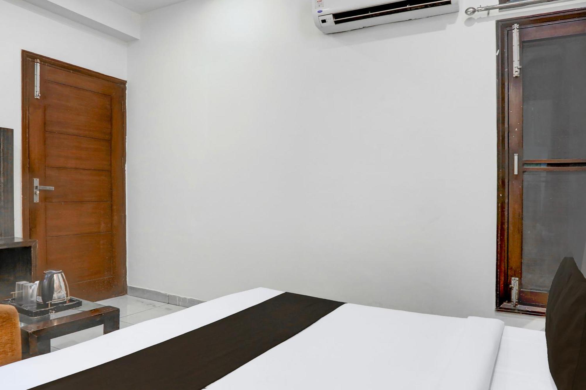 Hotel Super Collection O Railway Station Road Near Clock Tower Ludhiana Zewnętrze zdjęcie