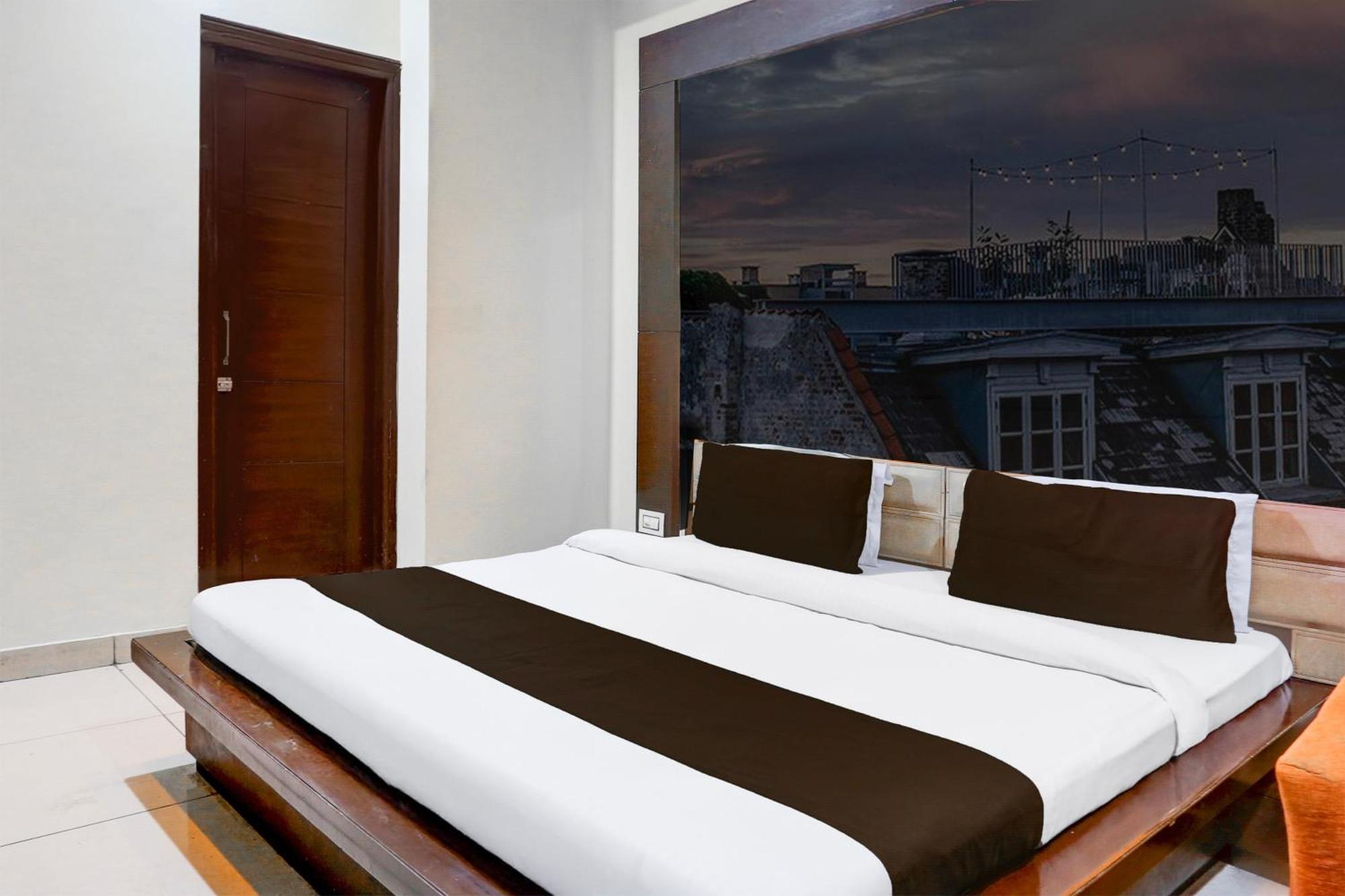 Hotel Super Collection O Railway Station Road Near Clock Tower Ludhiana Zewnętrze zdjęcie