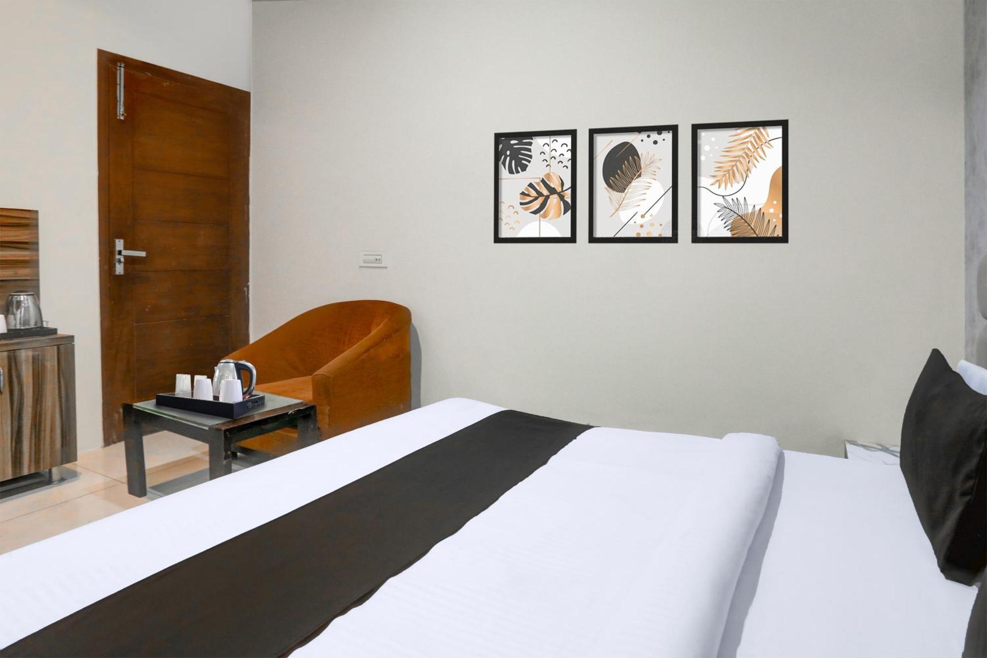 Hotel Super Collection O Railway Station Road Near Clock Tower Ludhiana Zewnętrze zdjęcie