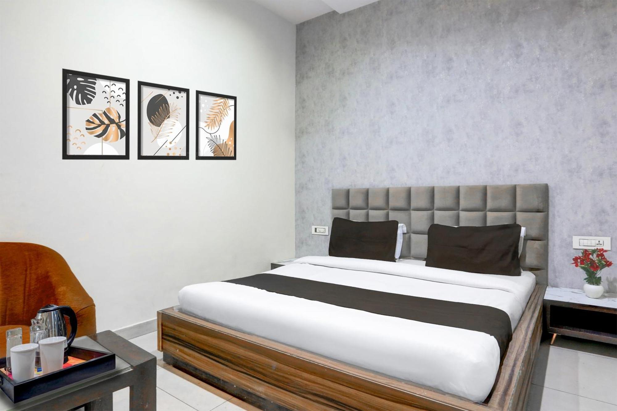Hotel Super Collection O Railway Station Road Near Clock Tower Ludhiana Zewnętrze zdjęcie