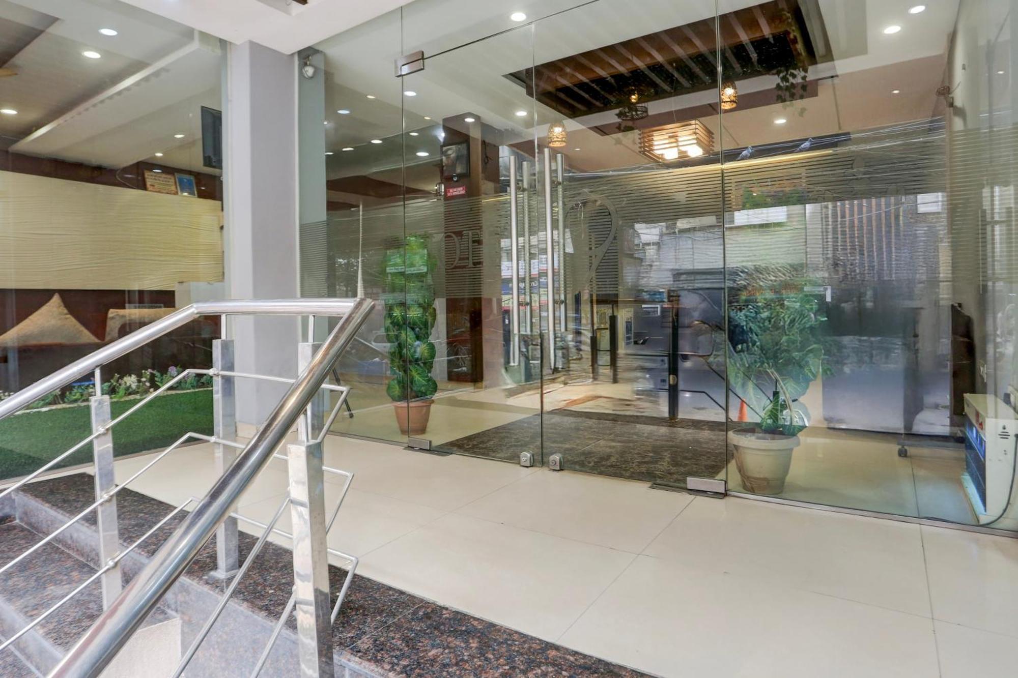 Hotel Super Collection O Railway Station Road Near Clock Tower Ludhiana Zewnętrze zdjęcie