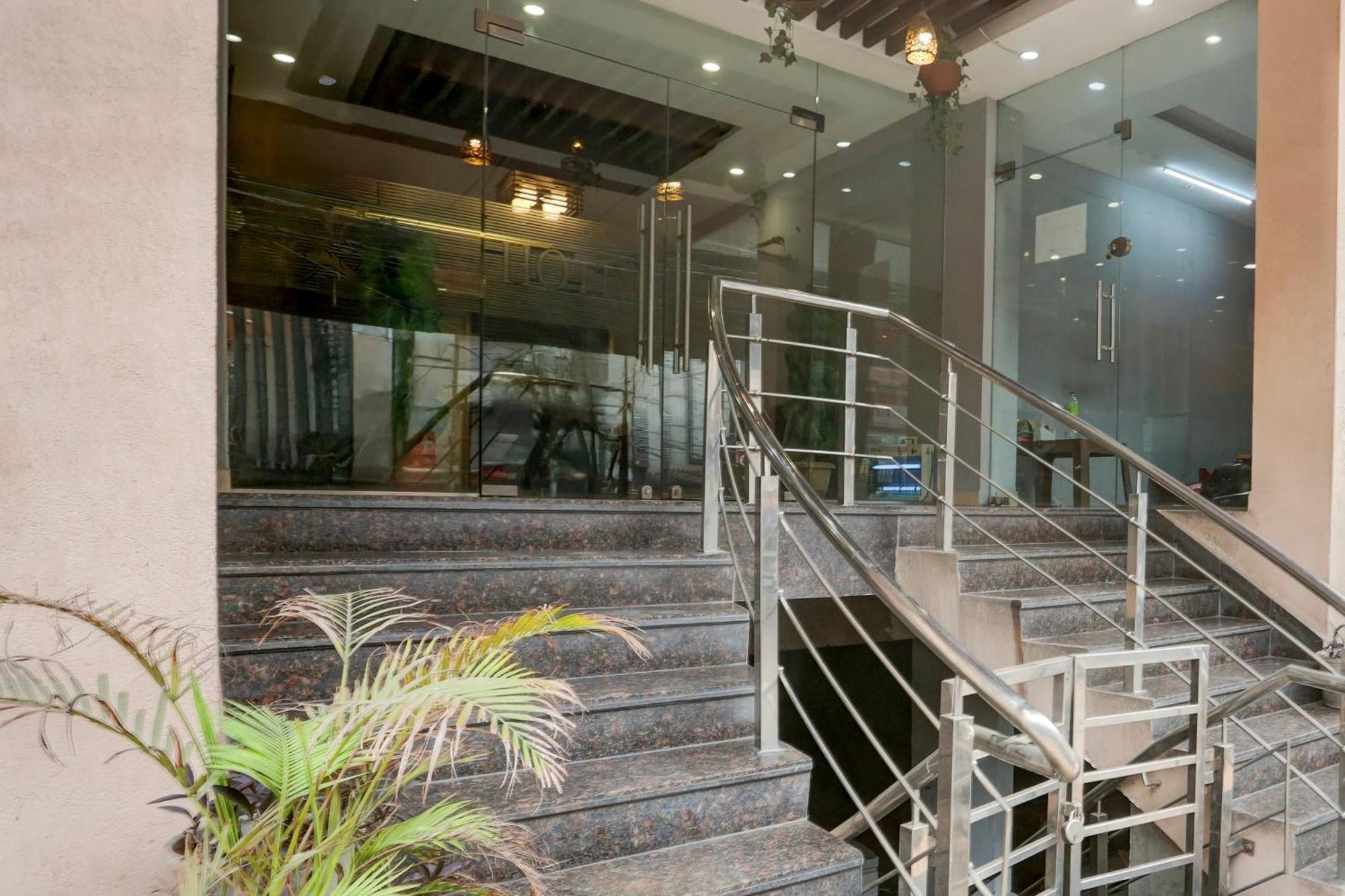 Hotel Super Collection O Railway Station Road Near Clock Tower Ludhiana Zewnętrze zdjęcie